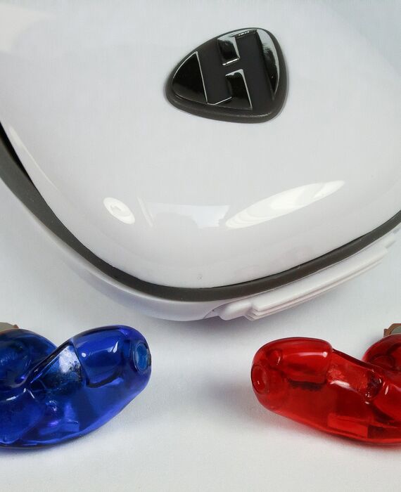 hearing-aid-3627530_1920