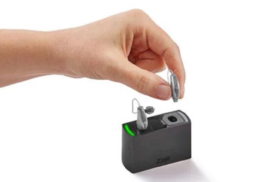 目立たない小型な補聴器は松山市のみみたす補聴器店へ